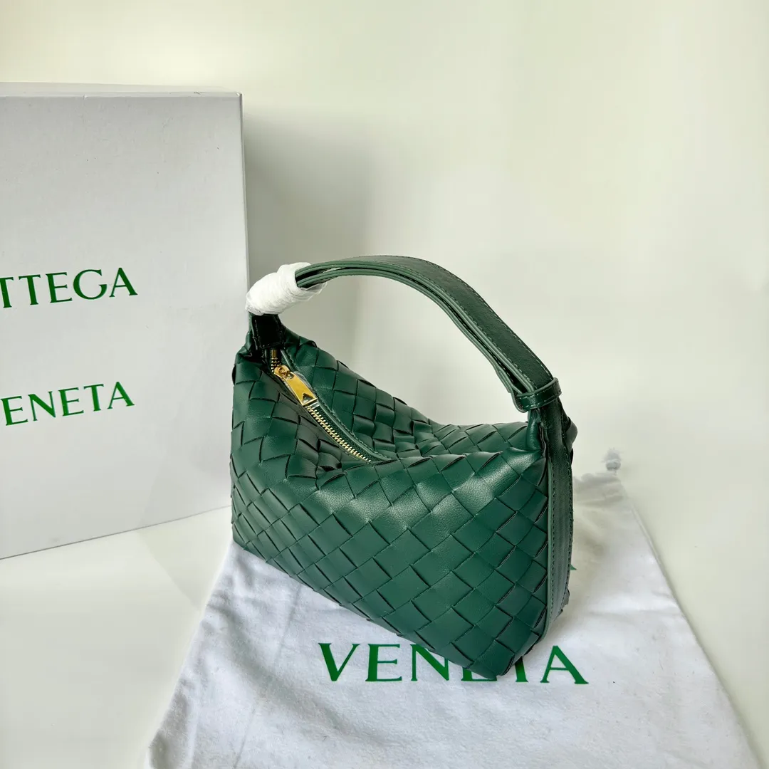 All categories Official website "Brand Women's Bags" Women's Bags 💙 BV 2026 new BV portable shoulder bag